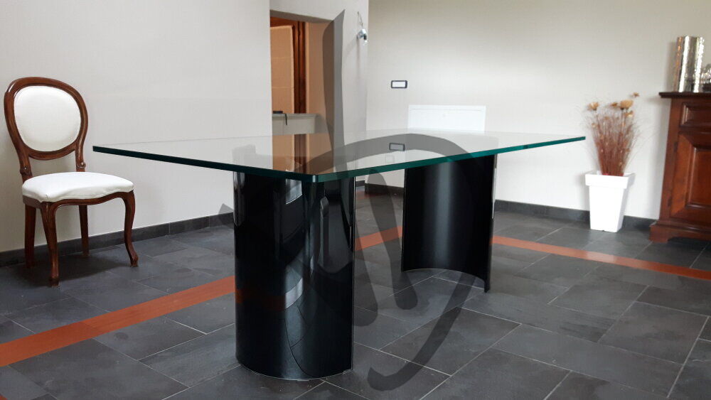 Glastische und Schreibtische - 2 - Tische und Schreibtische aus Glas
