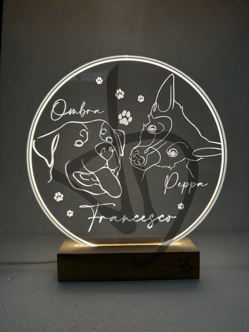 Plexiglas-Acryllampen mit Hundegrafiken und Namen verziert und mit einem Holzsockel - Dekorierte Acrylglaslampen mit personalisiertem Holzsockel