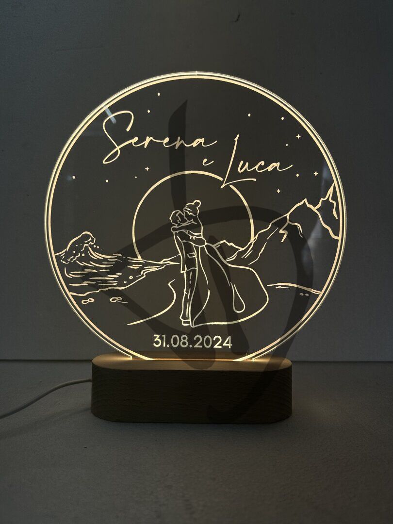 Plexiglas-Acryllampen mit romantischen Grafiken für Hochzeiten mit Holzsockel - Dekorierte Acrylglaslampen mit personalisiertem Holzsockel