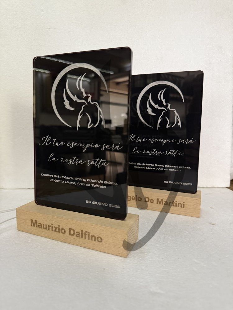 Plexiglas Acryllampen mit Widmung verziert mit personalisiertem Holzsockel 2 - Dekorierte Acrylglaslampen mit personalisiertem Holzsockel