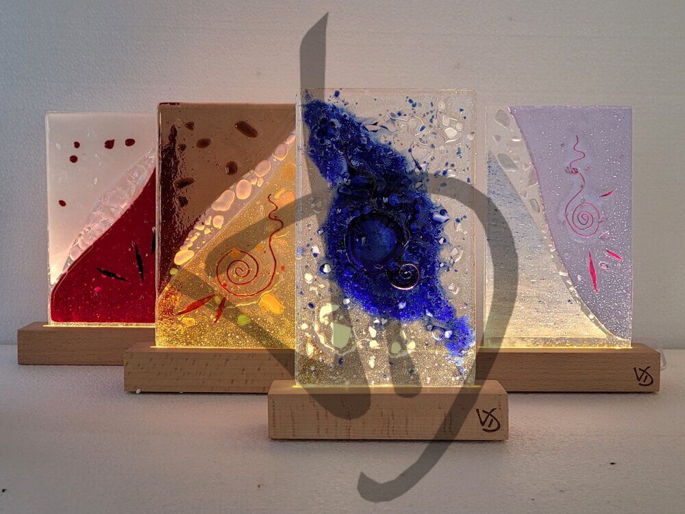 Lampenschirm aus verschmolzenem Muranoglas mit personalisiertem Holzsockel - 8 - Murano-Fusing-Nachttischlampen mit personalisiertem Holzsockel