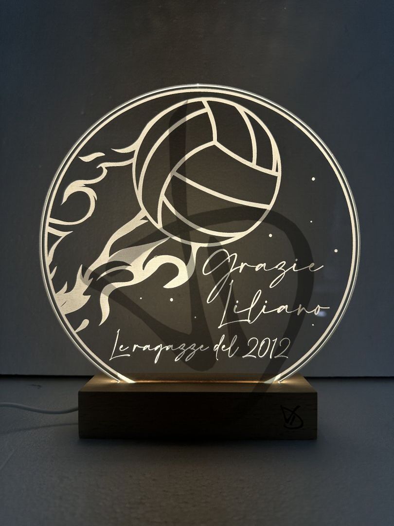 Maßgefertigte Produkte - Individuelle Lampen und Nachttischlampen - Dekorierte Acrylglaslampen mit personalisiertem Holzsockel - Acryllampen aus Plexiglas mit Grafiken zum Dank an den Trainer mit Holzsockel