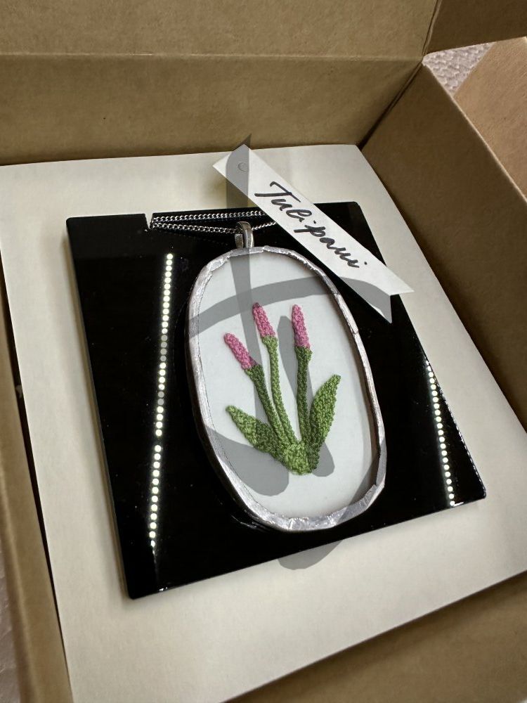 Maßgefertigte Produkte - Kunstobjekte – Geschenkideen - Glas- und Punschanhänger - Glasanhänger mit Blumen und handgefertigten Valsesian-Stanzeinsätzen - 3 - 7