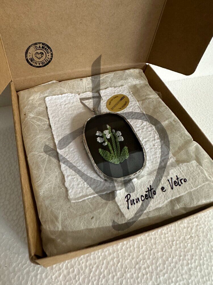 Maßgefertigte Produkte - Kunstobjekte – Geschenkideen - Glas- und Punschanhänger - Glasanhänger mit handgefertigten Valsesian-Punch-Einsätzen