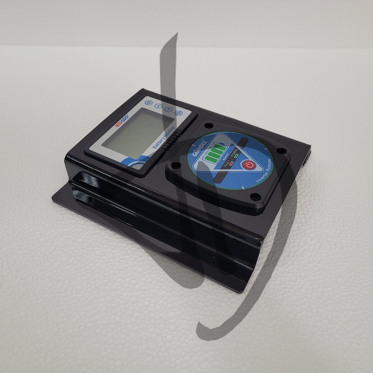 Maßgefertigte Produkte - Plexiglas-Prototypen - Camper-Zubehör - Instrumententafelhalter, Maskenhalter, Montageplatte, Plexiglassockel für Prototypinstrumente, für kundenspezifische elektrische Komponenten, Plexiglastafelkasten 3