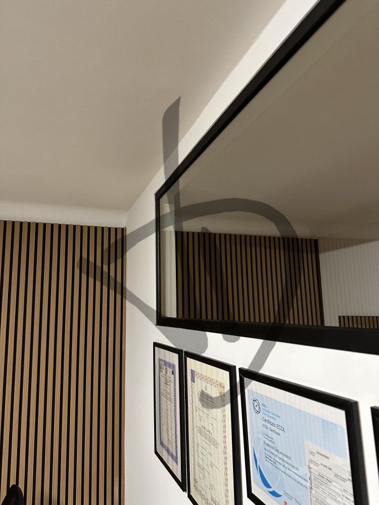 Maßgefertigte Produkte - Trennwände - Trennwände